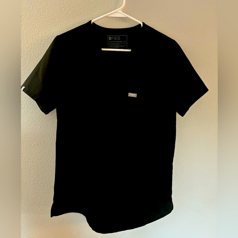 FIGS Catarina One-Pocket Scrub Top || Women’s Medium || Black